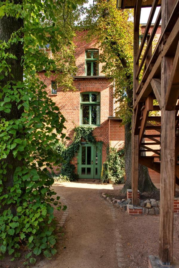 Wörlitz Gasthaus Und Pension "Zum Hauenden Schwein" מראה חיצוני תמונה